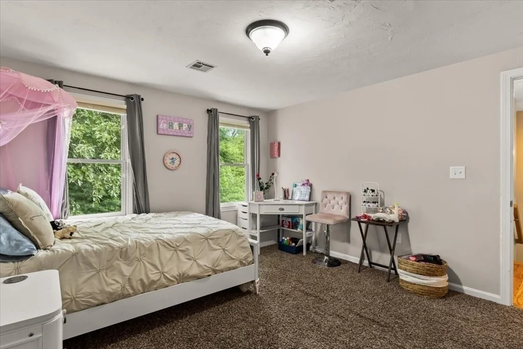 Photo of 15 Eileen Rd