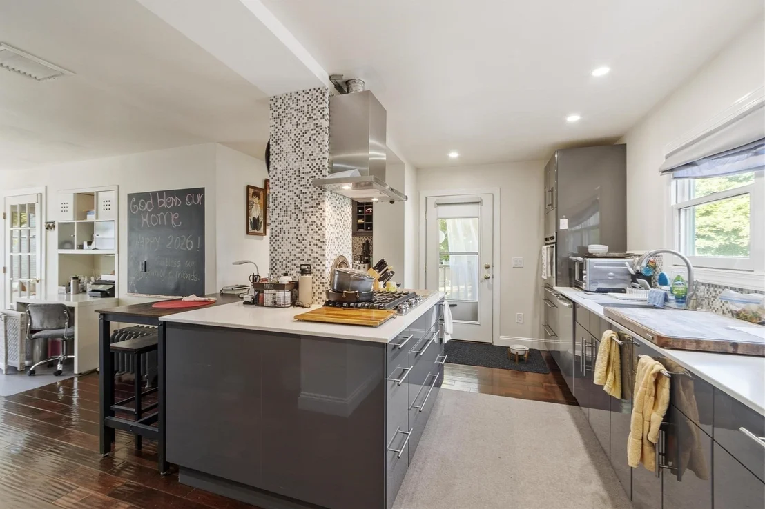 Photo of 8 Winthrop St