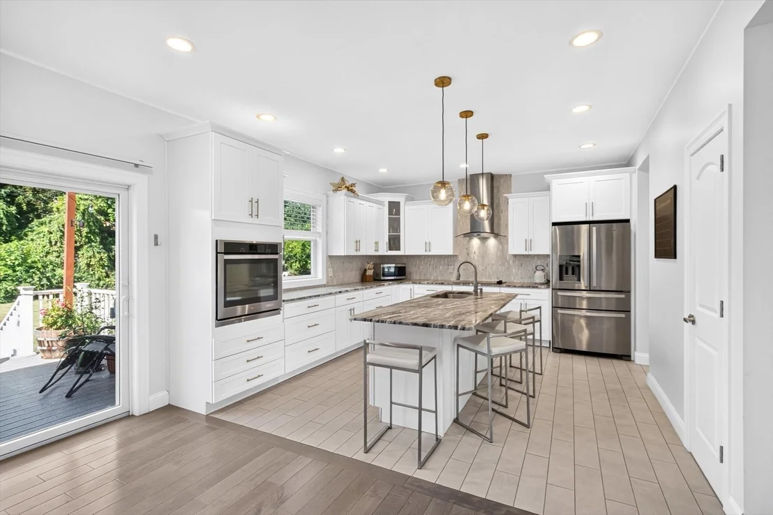 Photo of 537 Southwick Rd