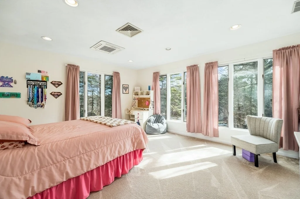 Photo of 5 Comstock Lane