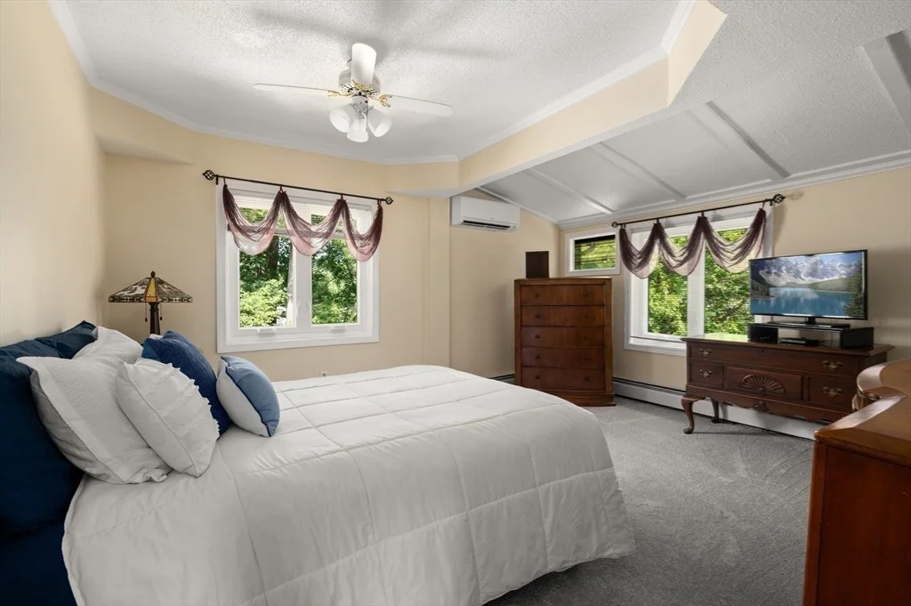 Photo of 20 Hemlock Rd