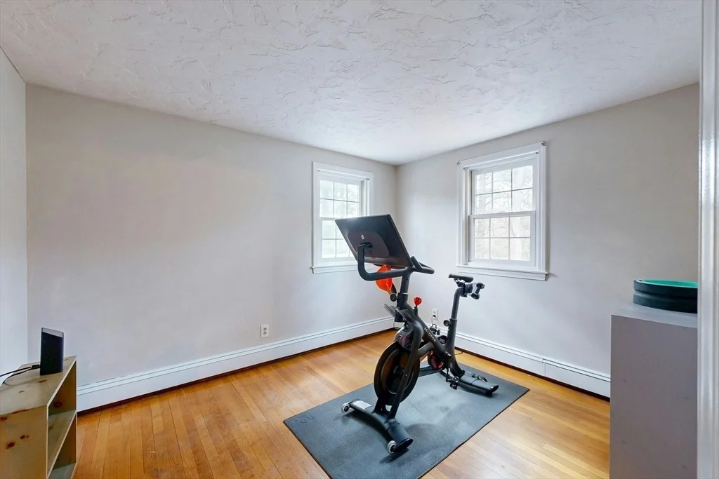 Photo of 65 Colonial Rd