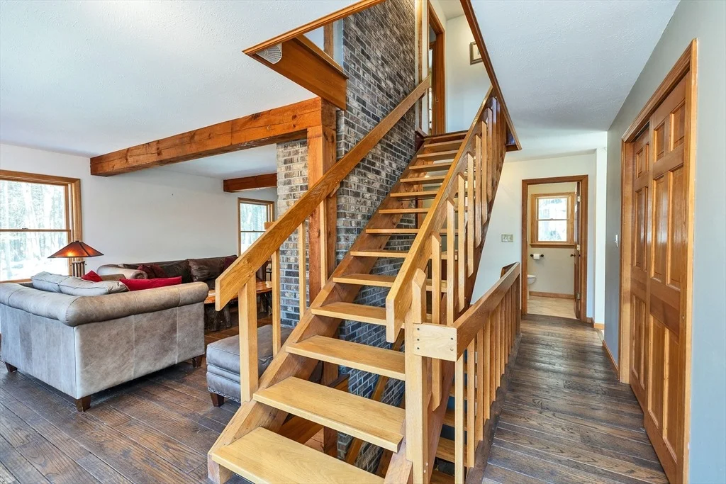 Photo of 44 Lakeview Drive