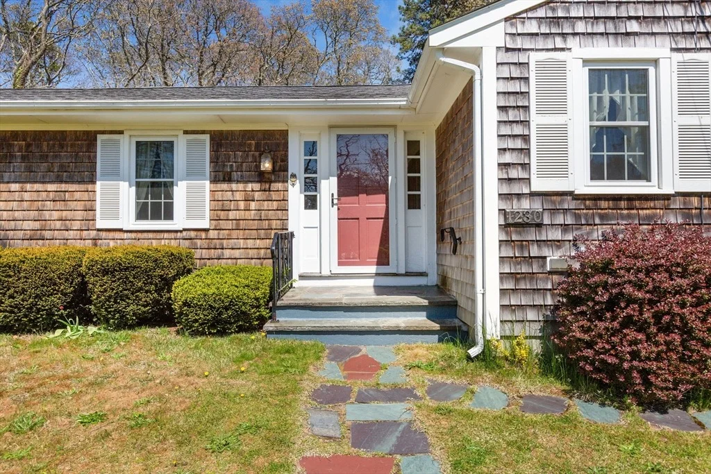 Photo of 1230 Massasoit Road