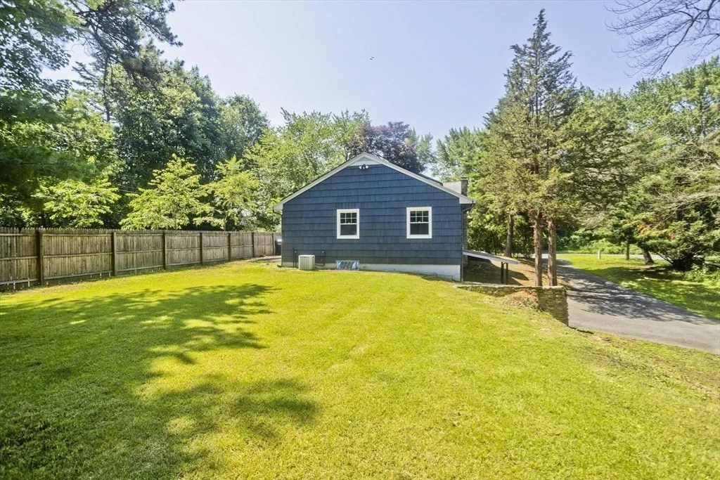 Photo of 1988 Wilbraham Rd