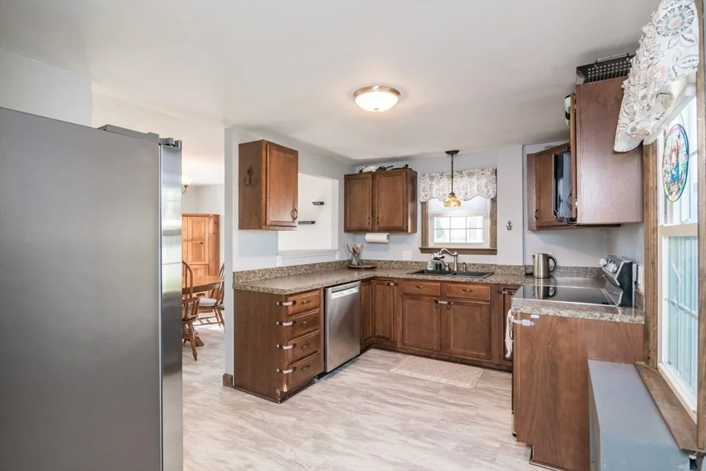 Photo of 77 Lindbergh Blvd