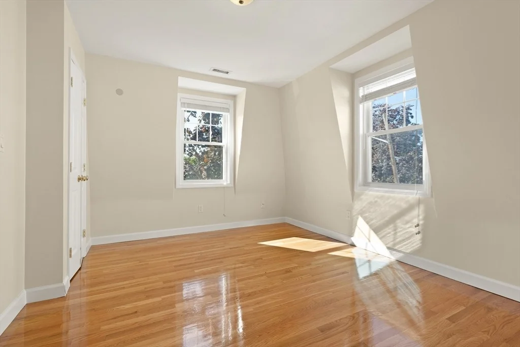 Photo of 34 Maple Avenue