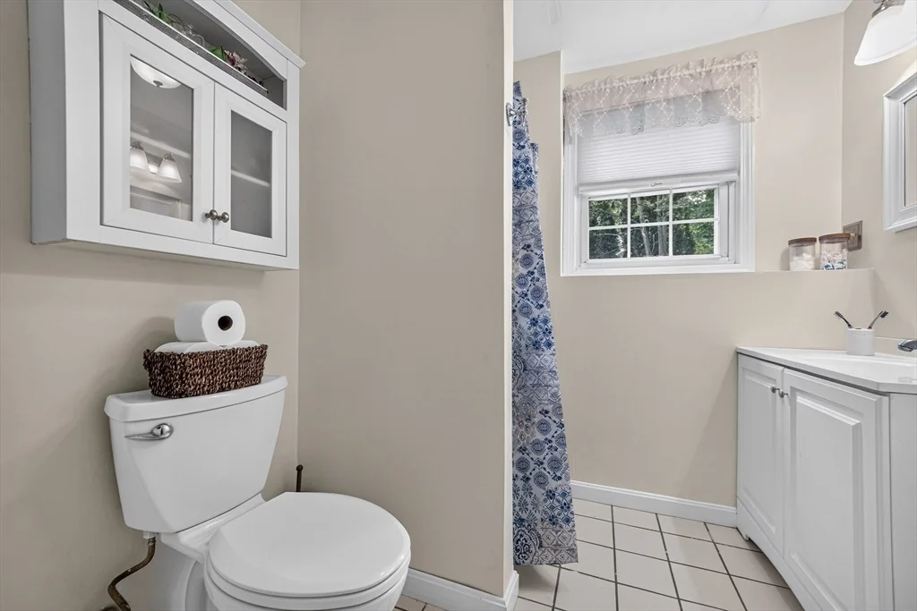 Photo of 165 Pepperell Rd