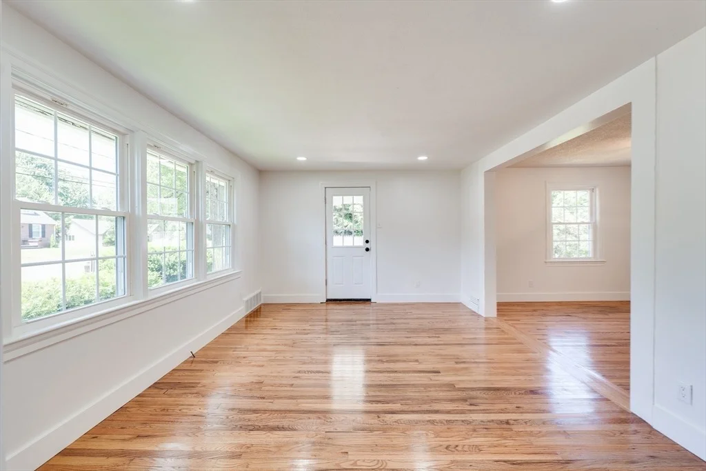 Photo of 1386 Piper Rd