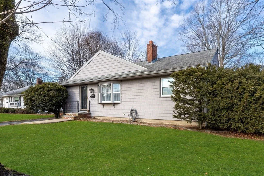 Photo of 6 Bartlett Rd