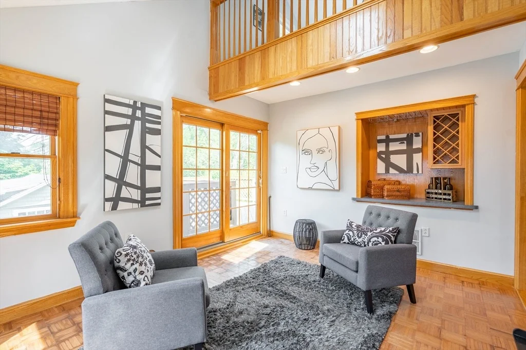 Photo of 204 Massasoit Rd