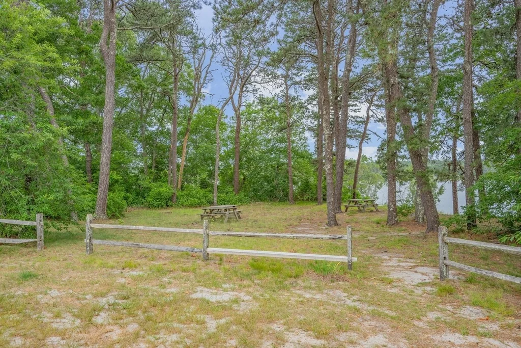 Photo of 7 Barnside Ln