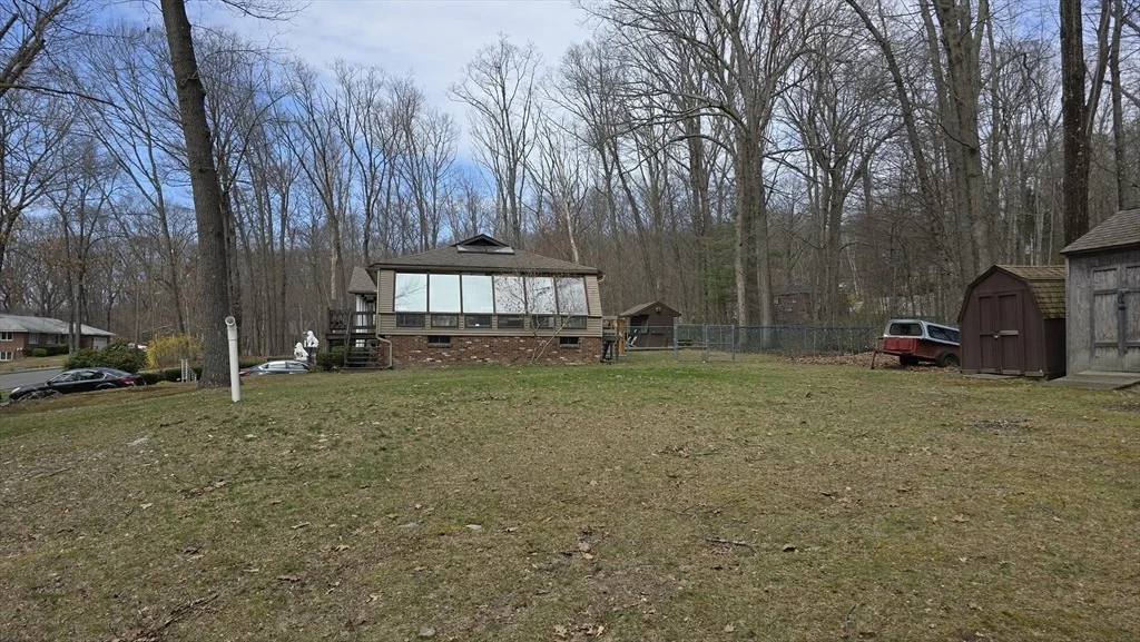 Photo of 142 Marion Cir