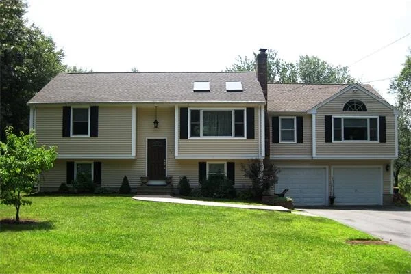 Photo of 32 Oak Street Ext