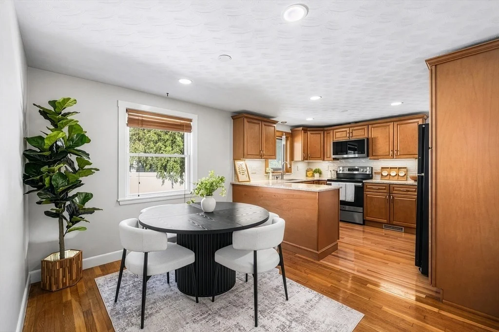 Photo of 7 Puritan Rd