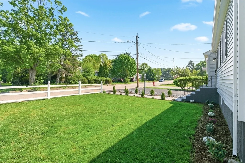 Photo of 60 Pond Ln