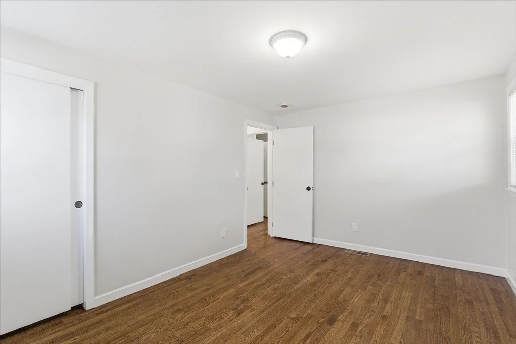 Photo of 60 Pond Ln