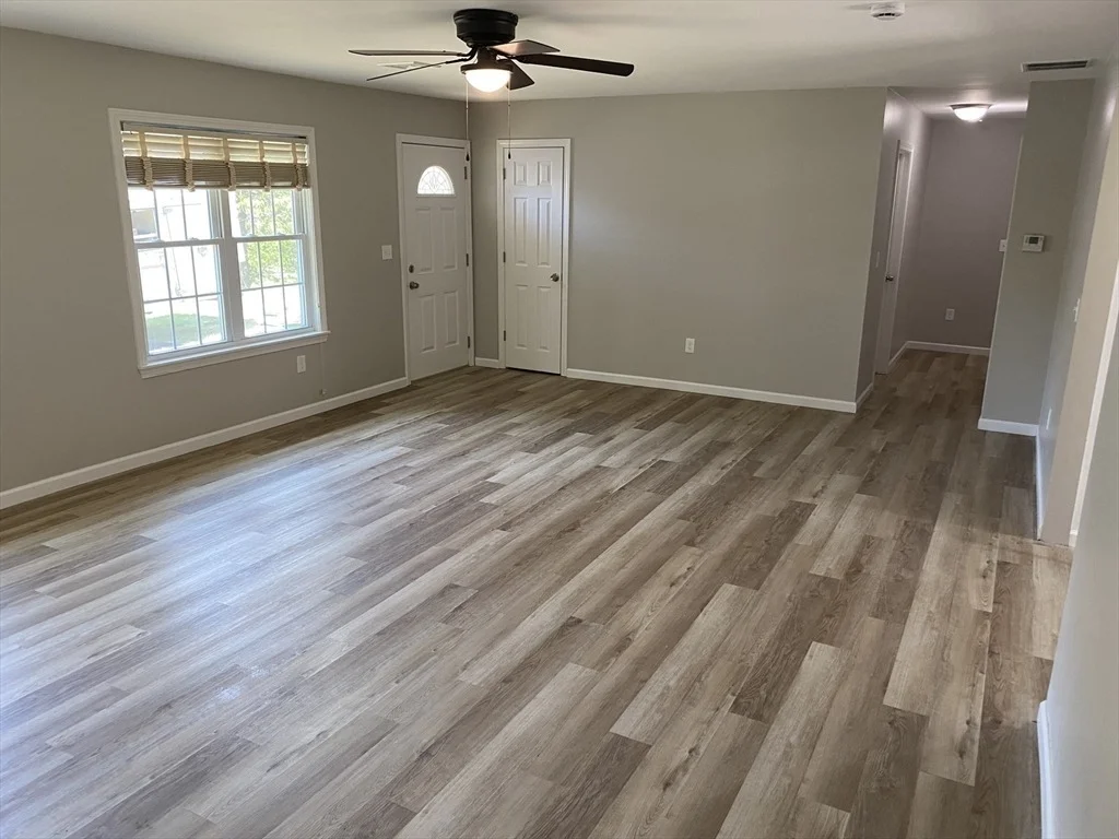 Photo of 915 Bradley Road