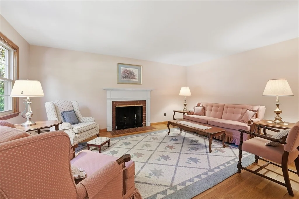 Photo of 104 Jackson Dr