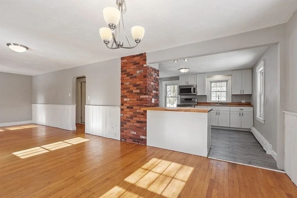 Photo of 594 Betty Spring Rd