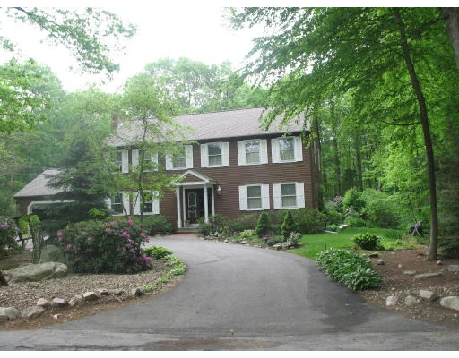 Photo of 958 Salem End Road