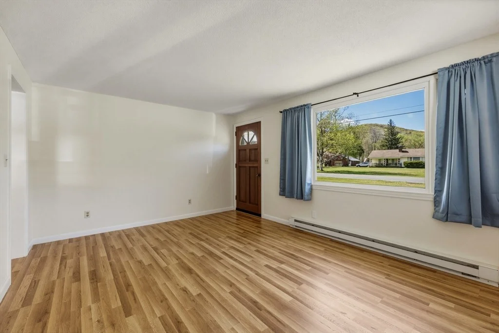 Photo of 282 Bay Rd