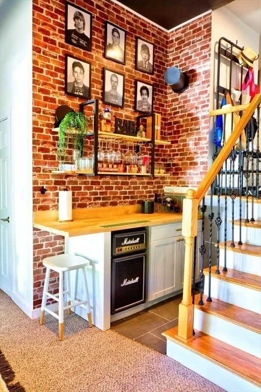 Photo of 8 Sandy Beach Rd