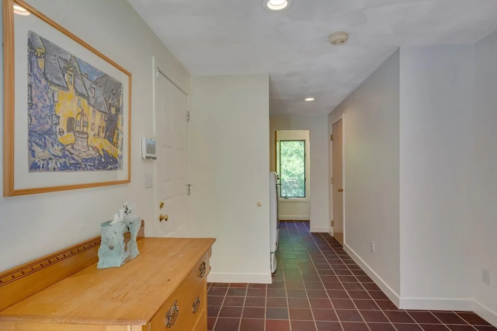 Photo of 15 Fieldstone Dr