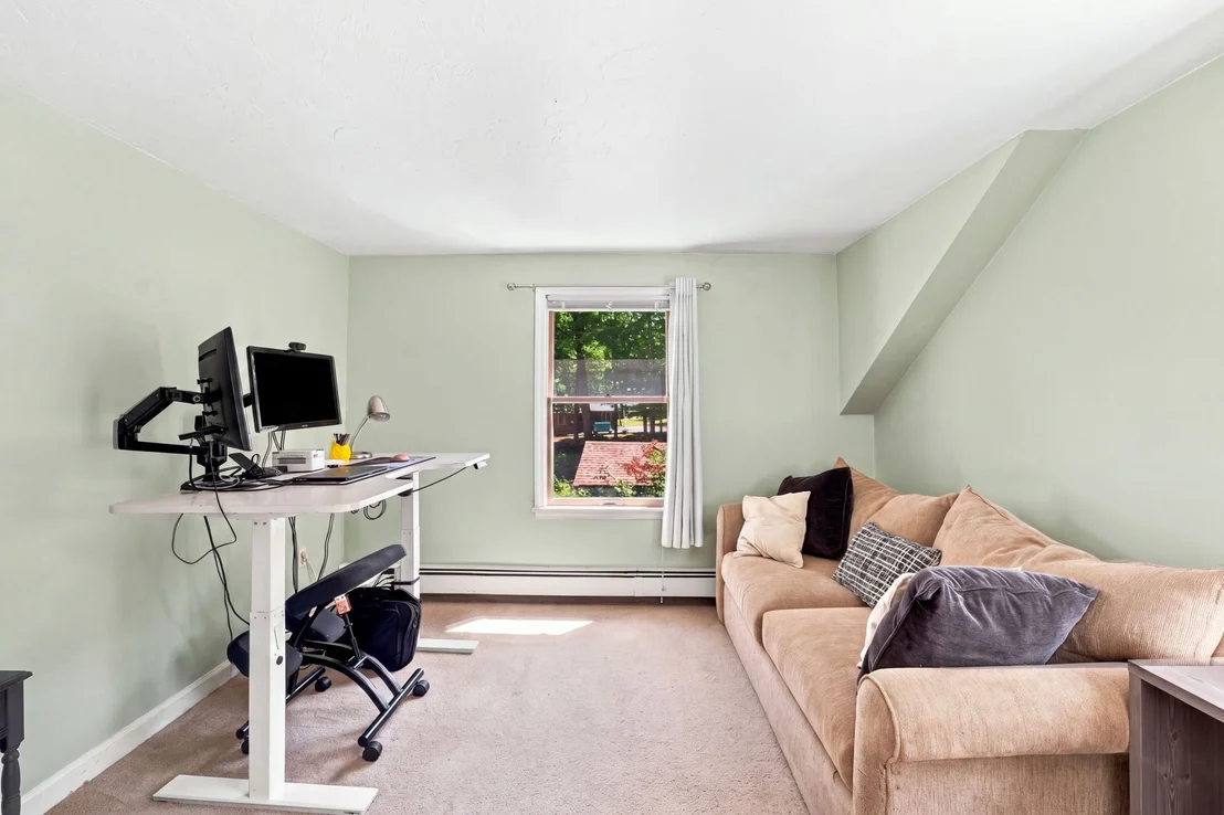 Photo of 111 King Philip Rd