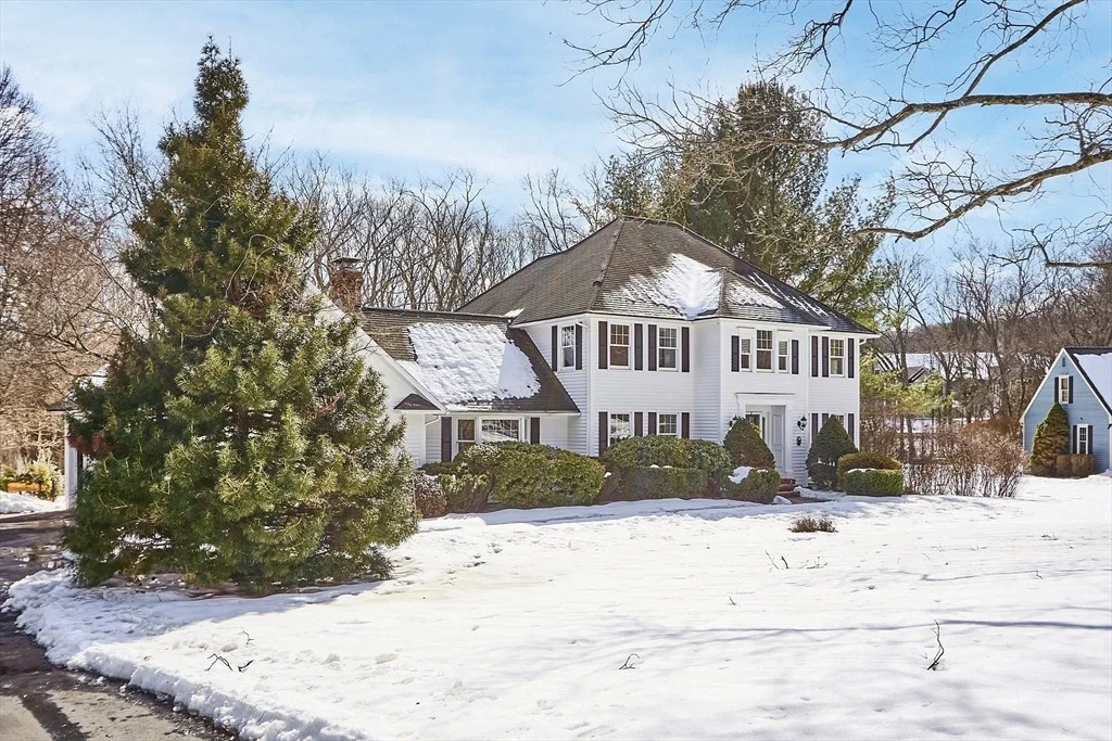 Photo of 7 Meadowbrook Cir