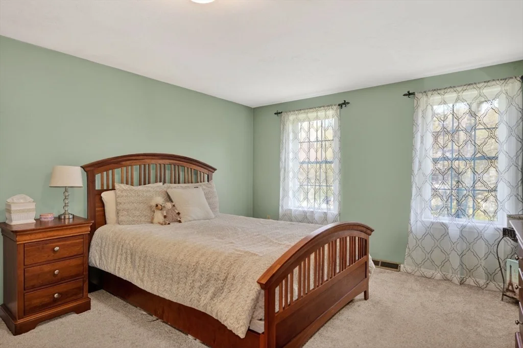 Photo of 10 Cooper Dr