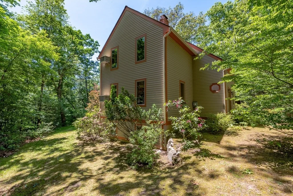 Photo of 71 Morgan Cir