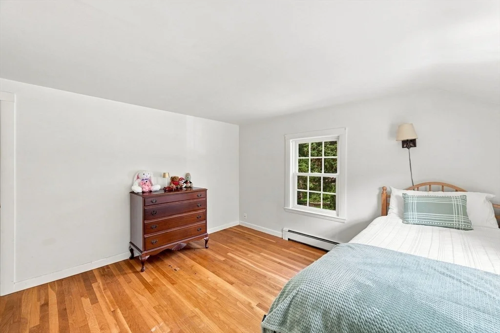 Photo of 6 Cedarview Rd