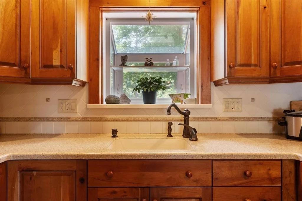 Photo of 165 Hockanum Road