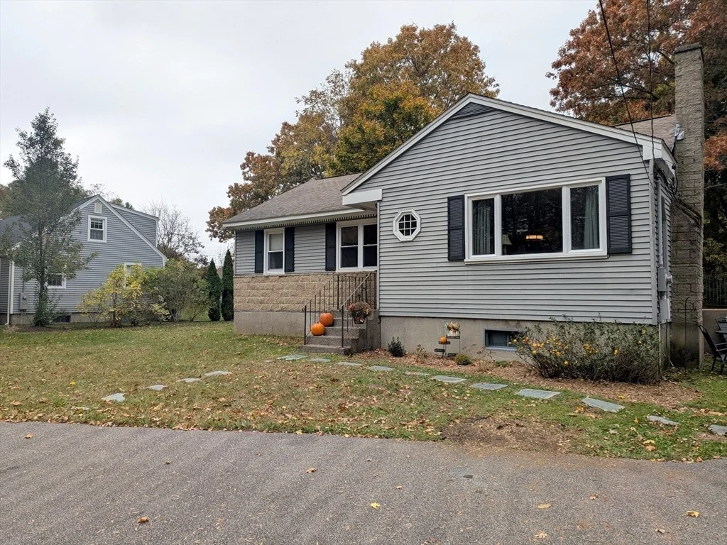Photo of 293 Pike Ave