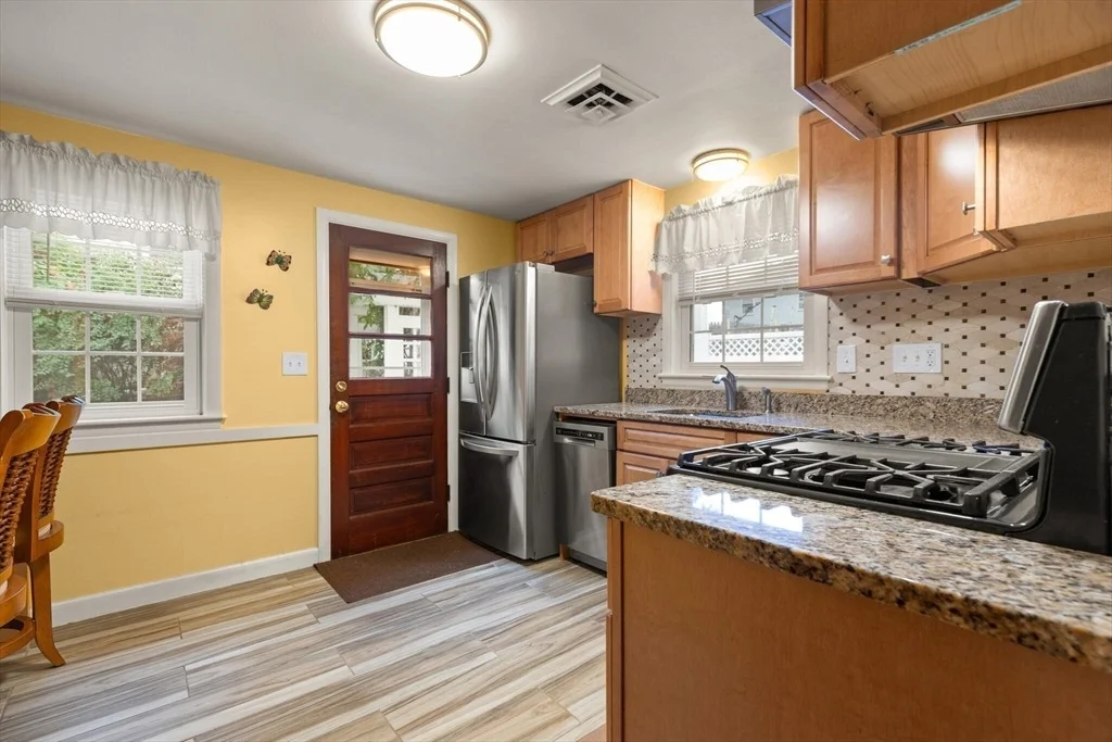 Photo of 27 Edison Avenue