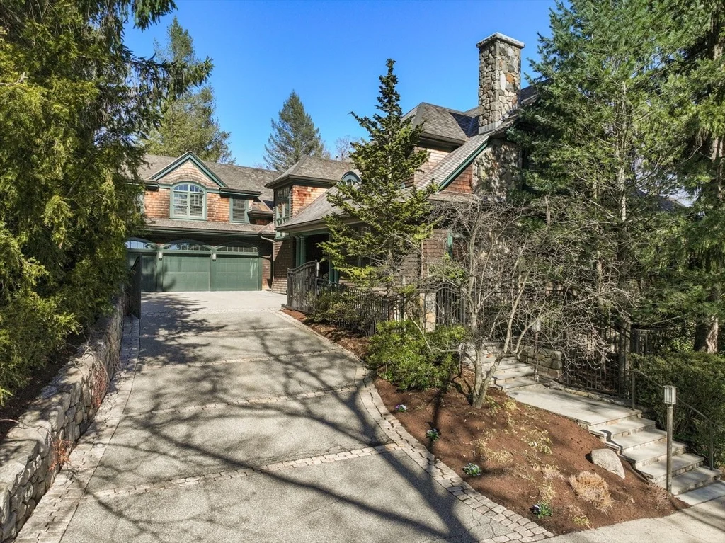 Photo of 130 Cabot Street