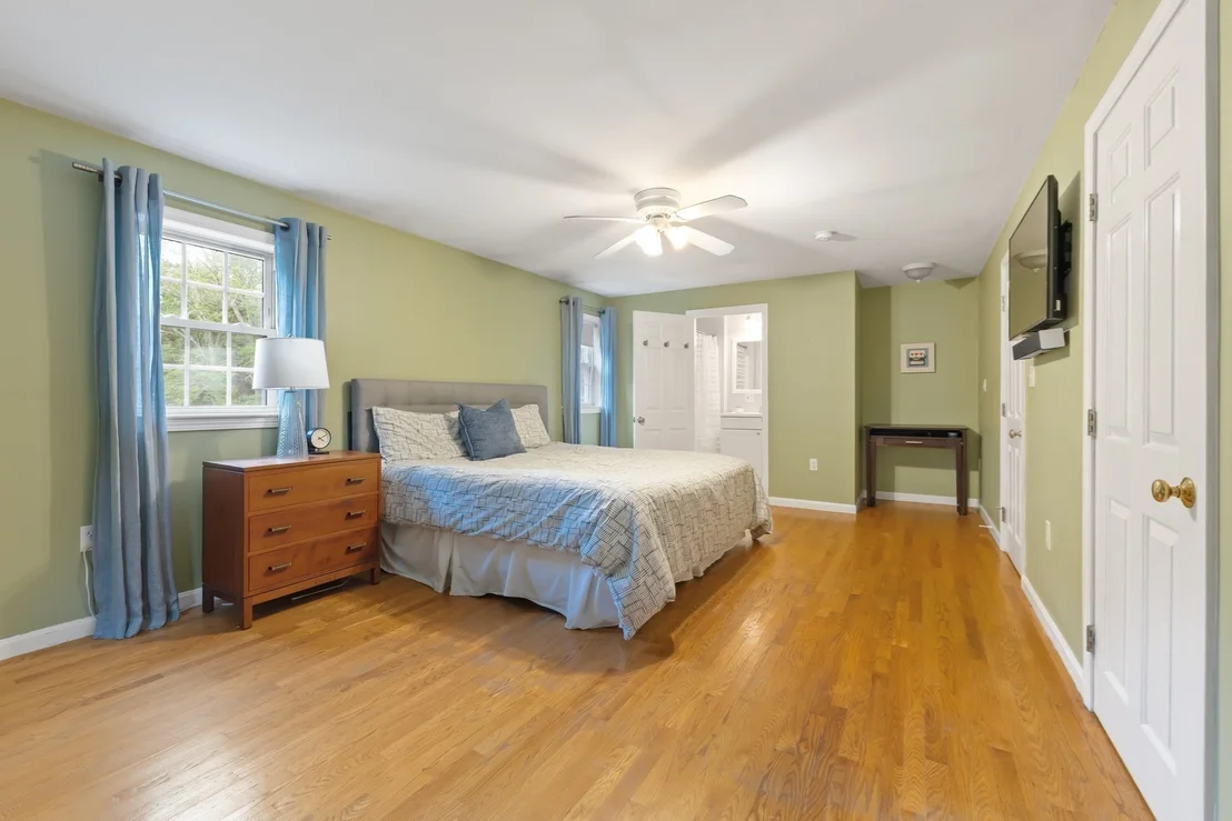 Photo of 23 Leach Ln