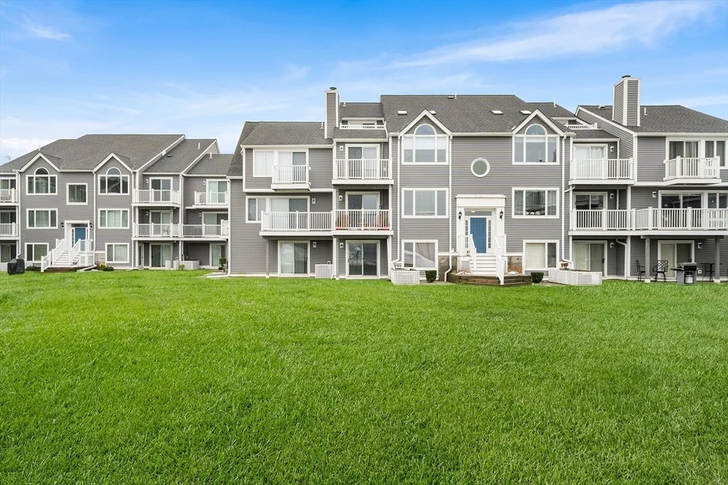 Photo of Unit 810 at 700 Shore Dr