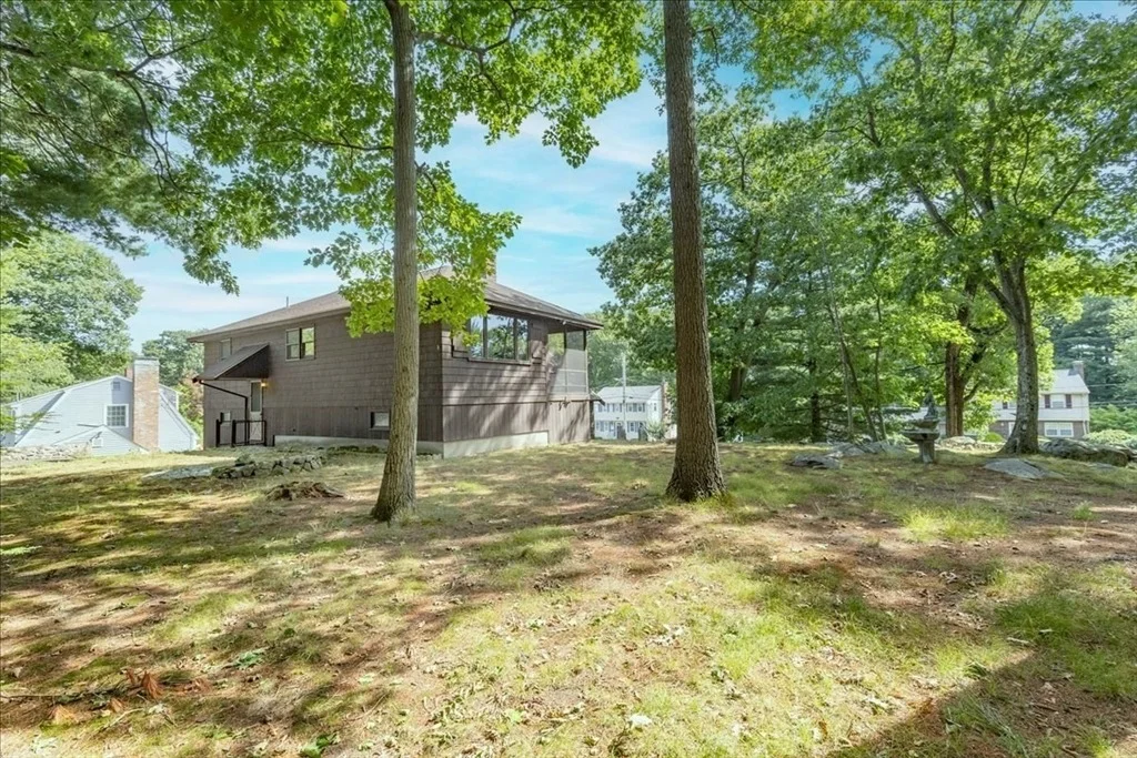 Photo of 43 Ledgewood Dr