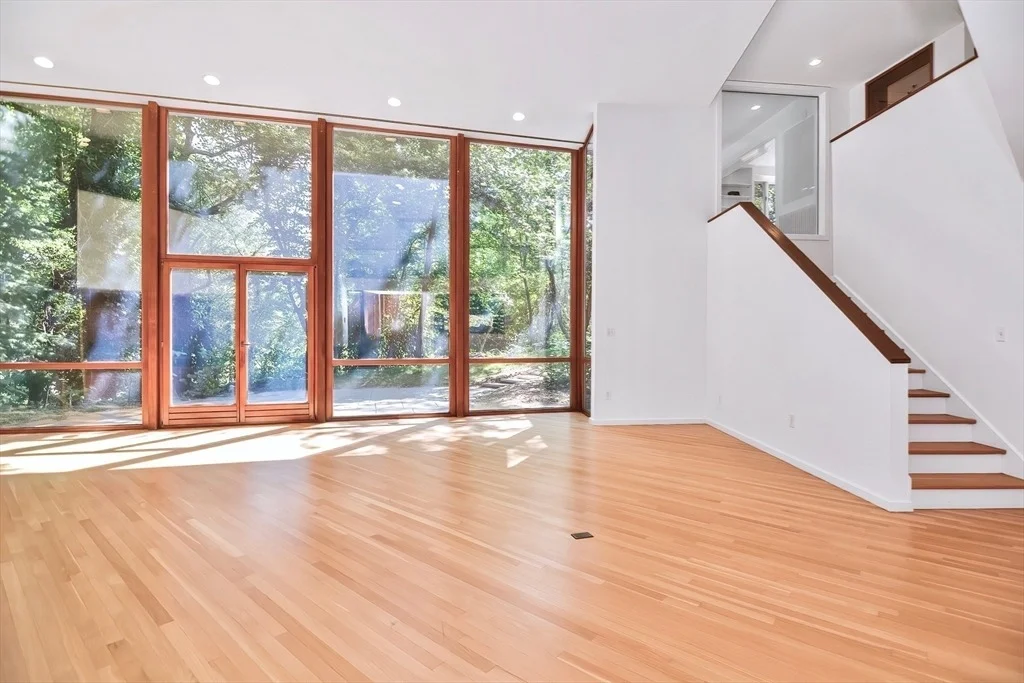 Photo of 115 Juniper Rd