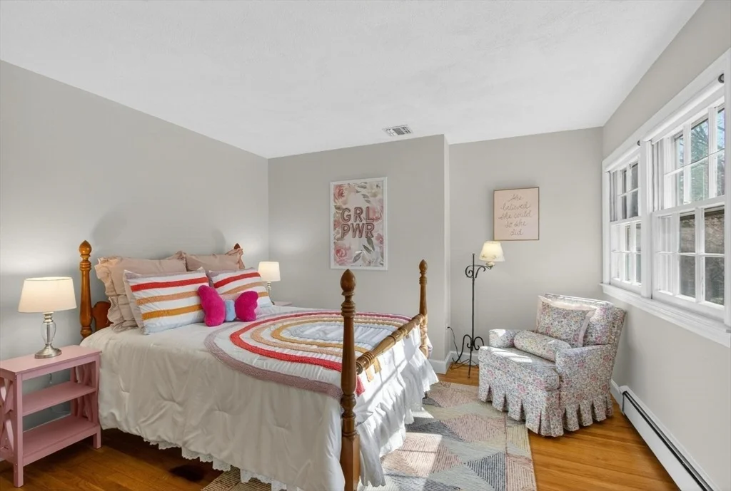 Photo of 18 Bromfield Rd