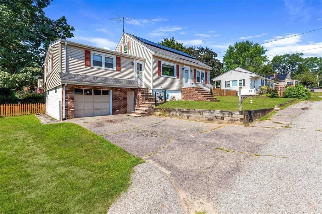 Photo of 48 Long Pond Dr
