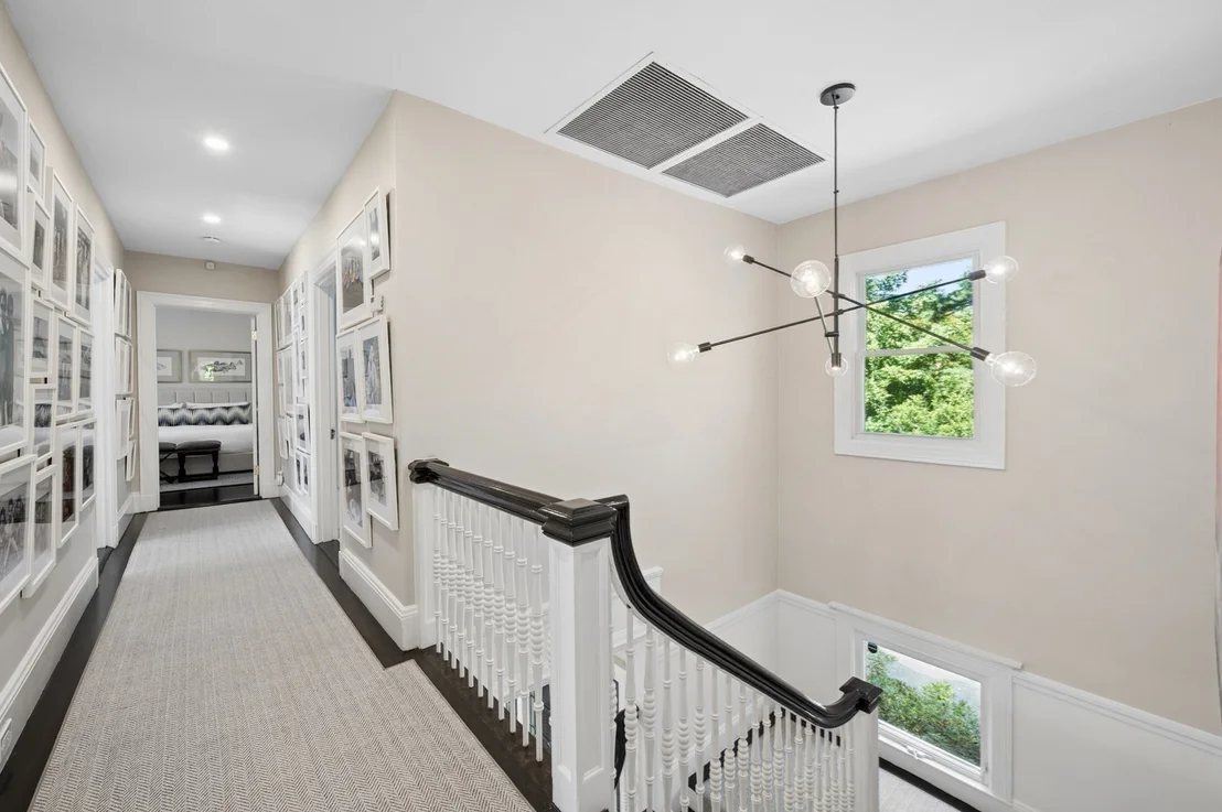 Photo of 1175 Centre St
