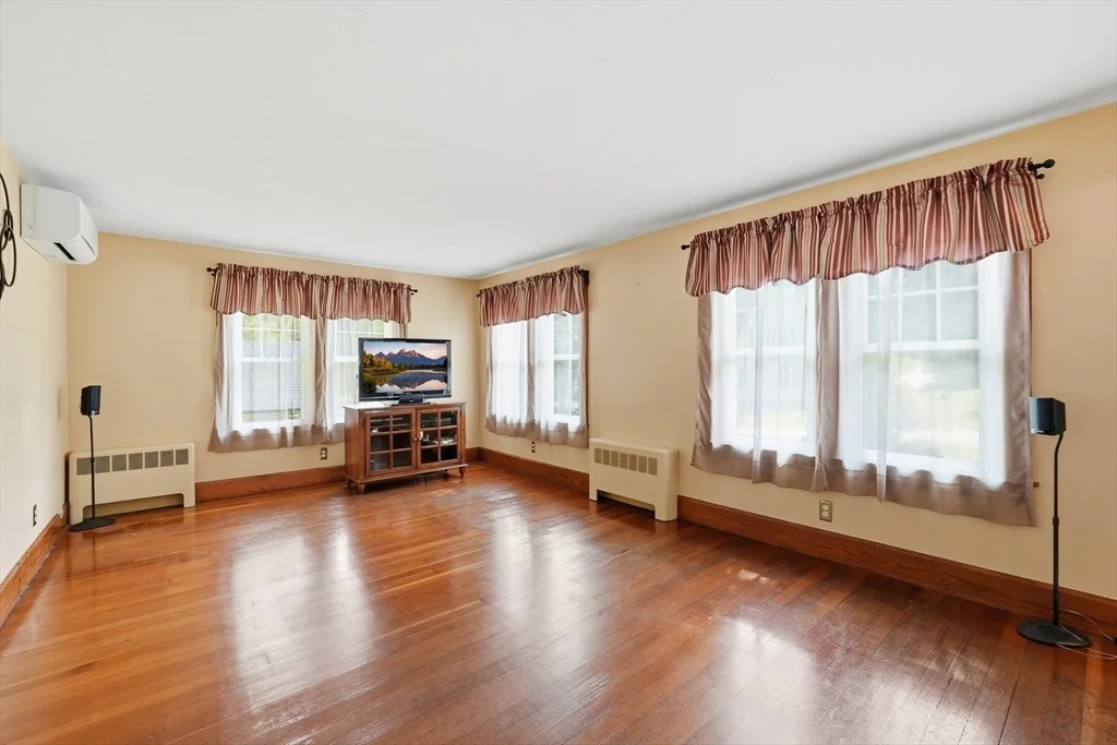 Photo of 43 Birches Rd
