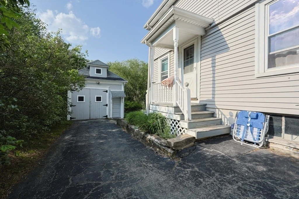 Photo of 148 Hackett Ave