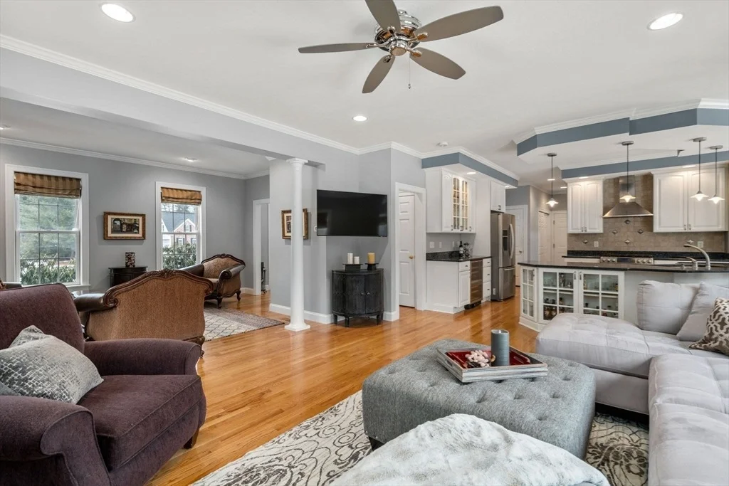 Photo of 18 Lexington Cir