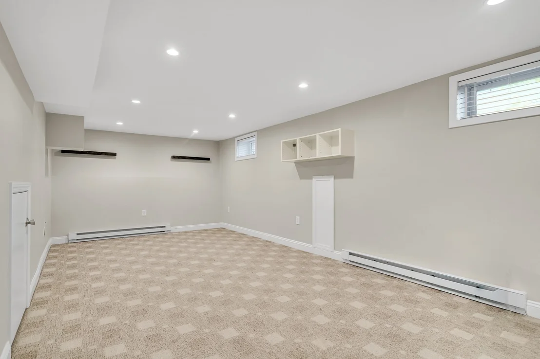 Photo of 8 Barry Dr