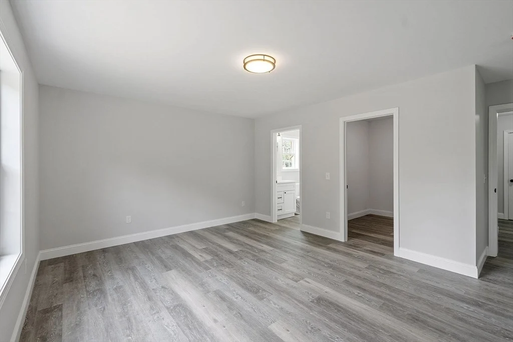 Photo of 572 Pleasant St
