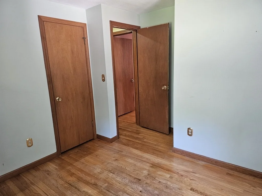 Photo of 152 Shaker Rd
